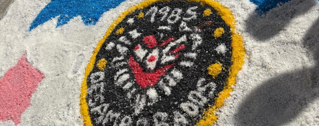 Alfombra de sal al paso de Nuestra Sra. Del Carmen