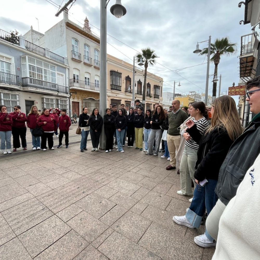 Encuentro de jóvenes en la casa de hermandad de La Caridad