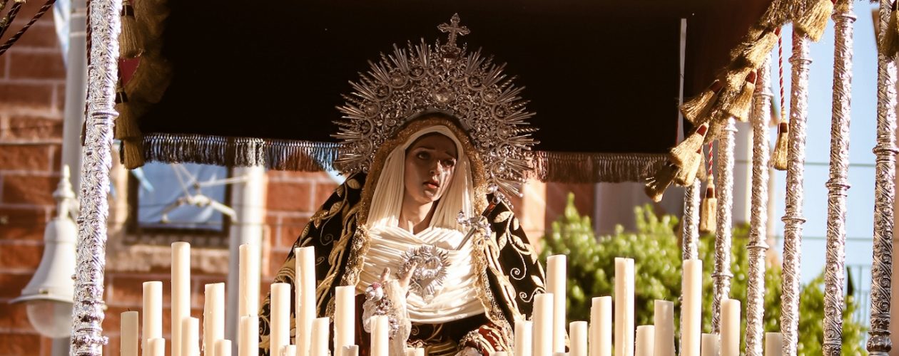 Cordonería para el paso de palio